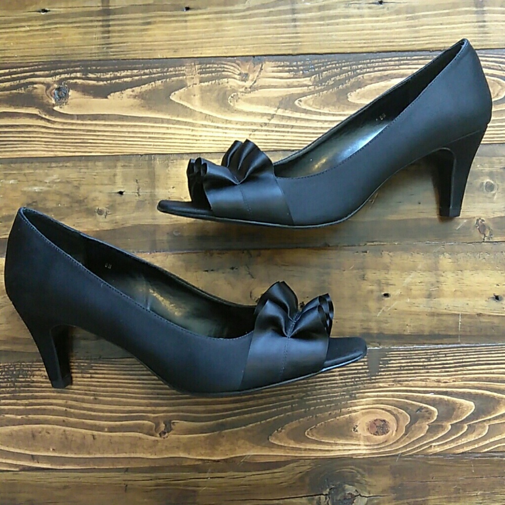 Vaneli madora black satin heels with bow